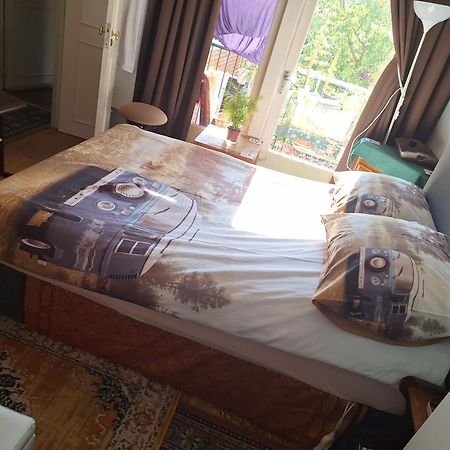 Homey Budget Bedroom Amsterdam Luaran gambar