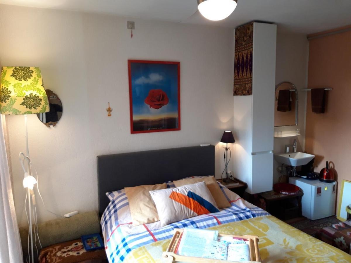 Homey Budget Bedroom Amsterdam Luaran gambar