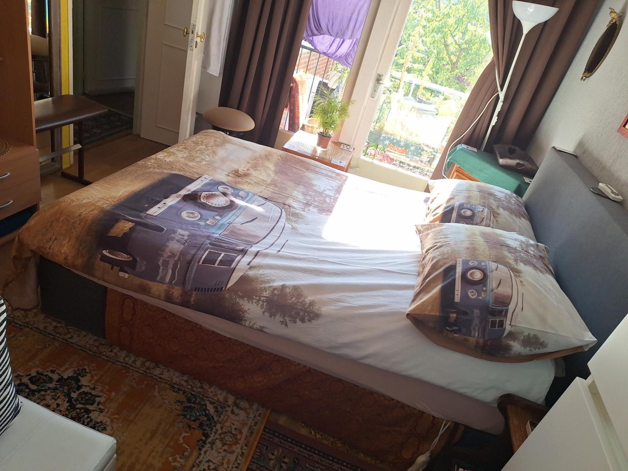 Homey Budget Bedroom Amsterdam Luaran gambar